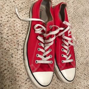 Men’s red converse